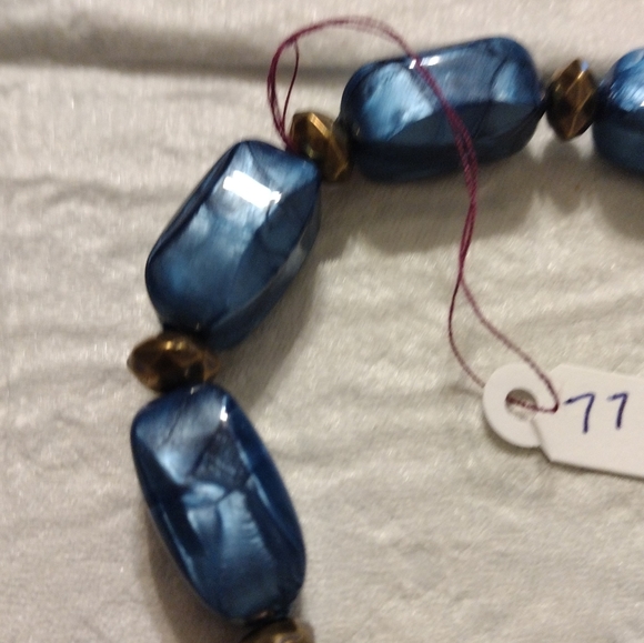 Artemis's Gems custom-made beaded bracelet with large gold and blue bead - Picture 3 of 4